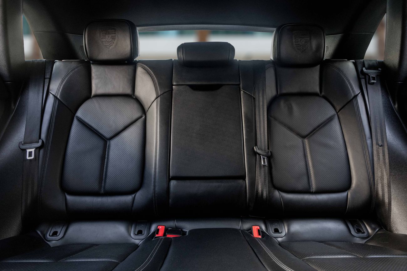 Porsche Macan Macan  | 4,603 P.M | 0% Downpayment | CHRONO PACK | PORSCHE SERVICE HISTORY!