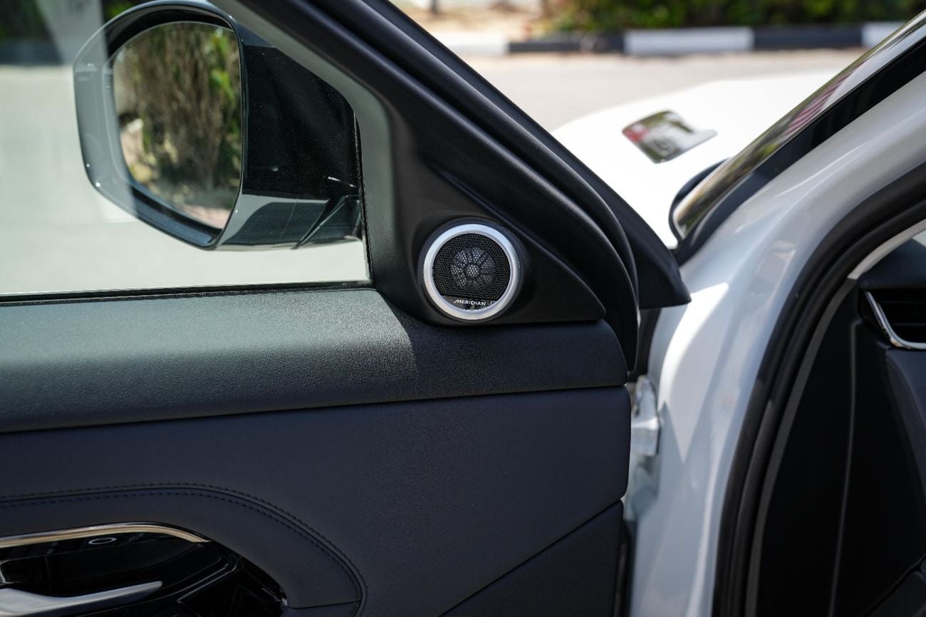 لاند روفر رانج روفر إيفوك SE P250 DYNAMIC 2025!! FIVE YEARS WARRANTY!! THREE YEARS SERVICE CONTRACT