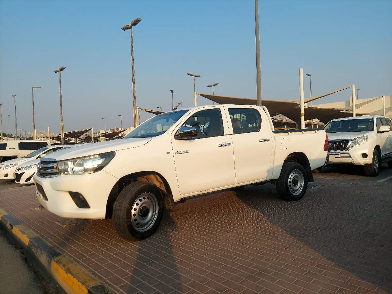 Toyota Hilux DC 2.4L 4WD DIESEL MANUAL TRANSMISSION