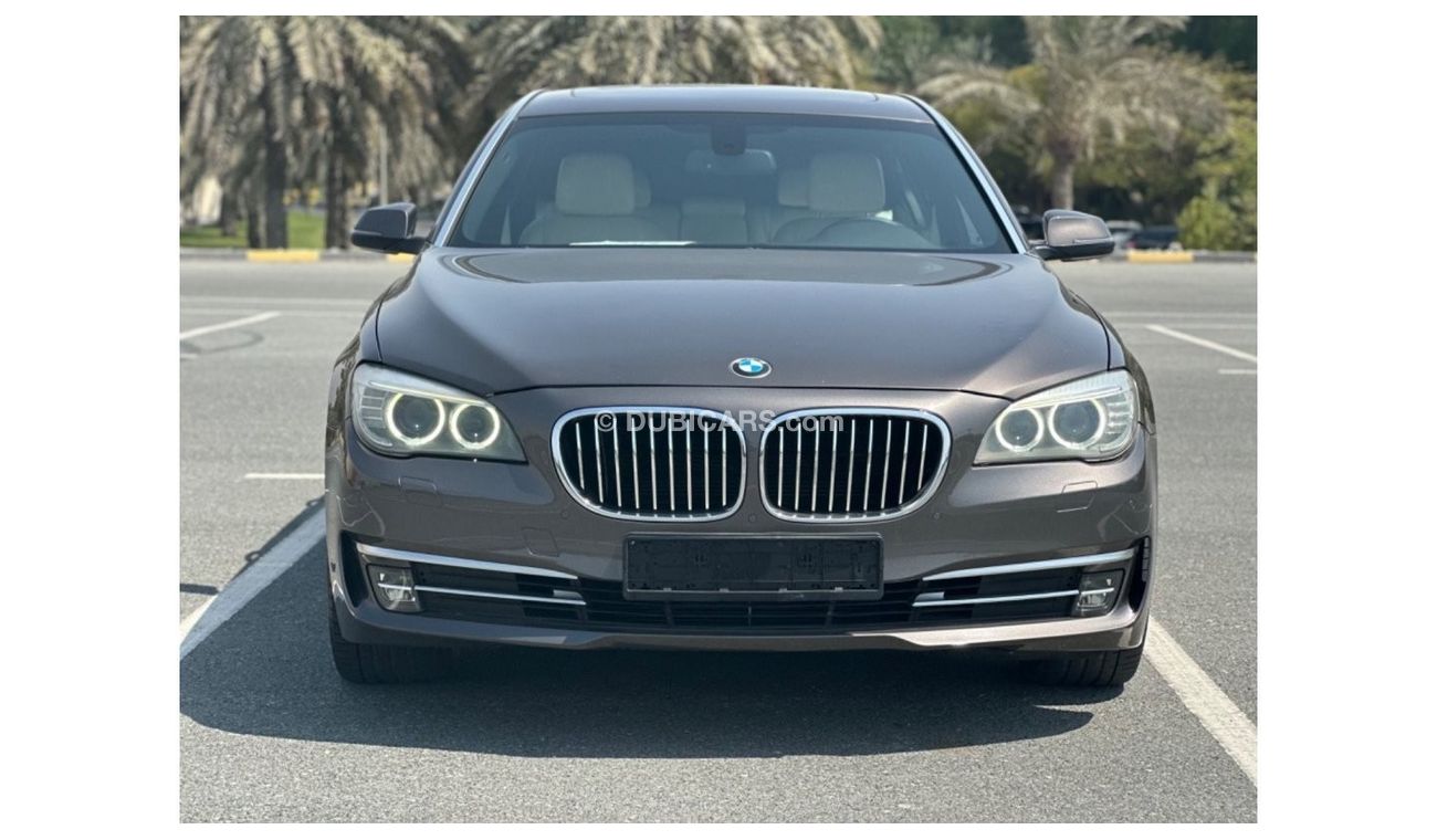 BMW 730Li Exclusive MODEL 2014 GCC CAR PERFECT CONDITION INSIDE AND OUTSIDE FULL T