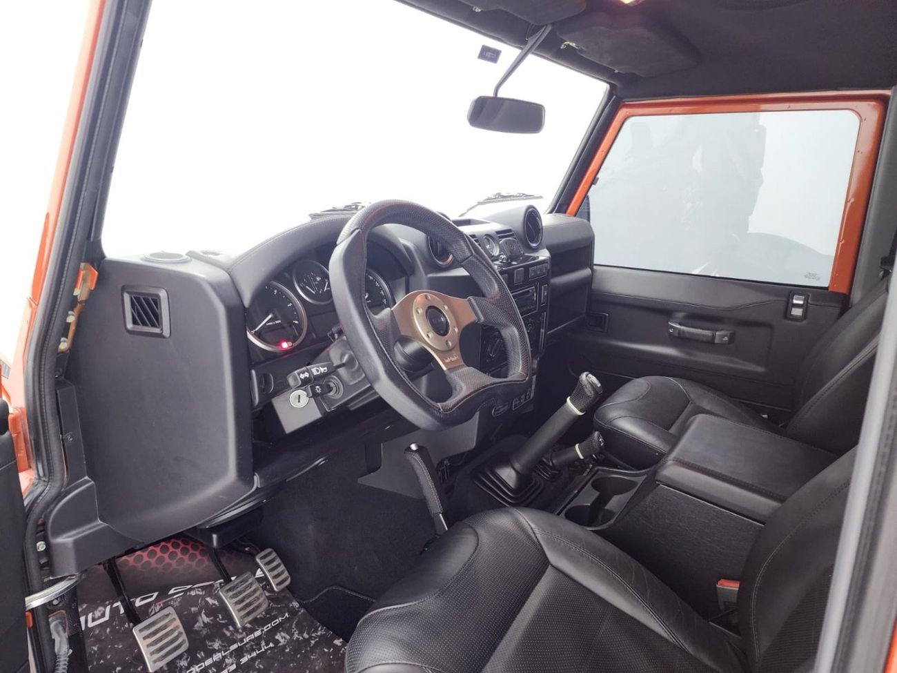 لاند روفر ديفندر