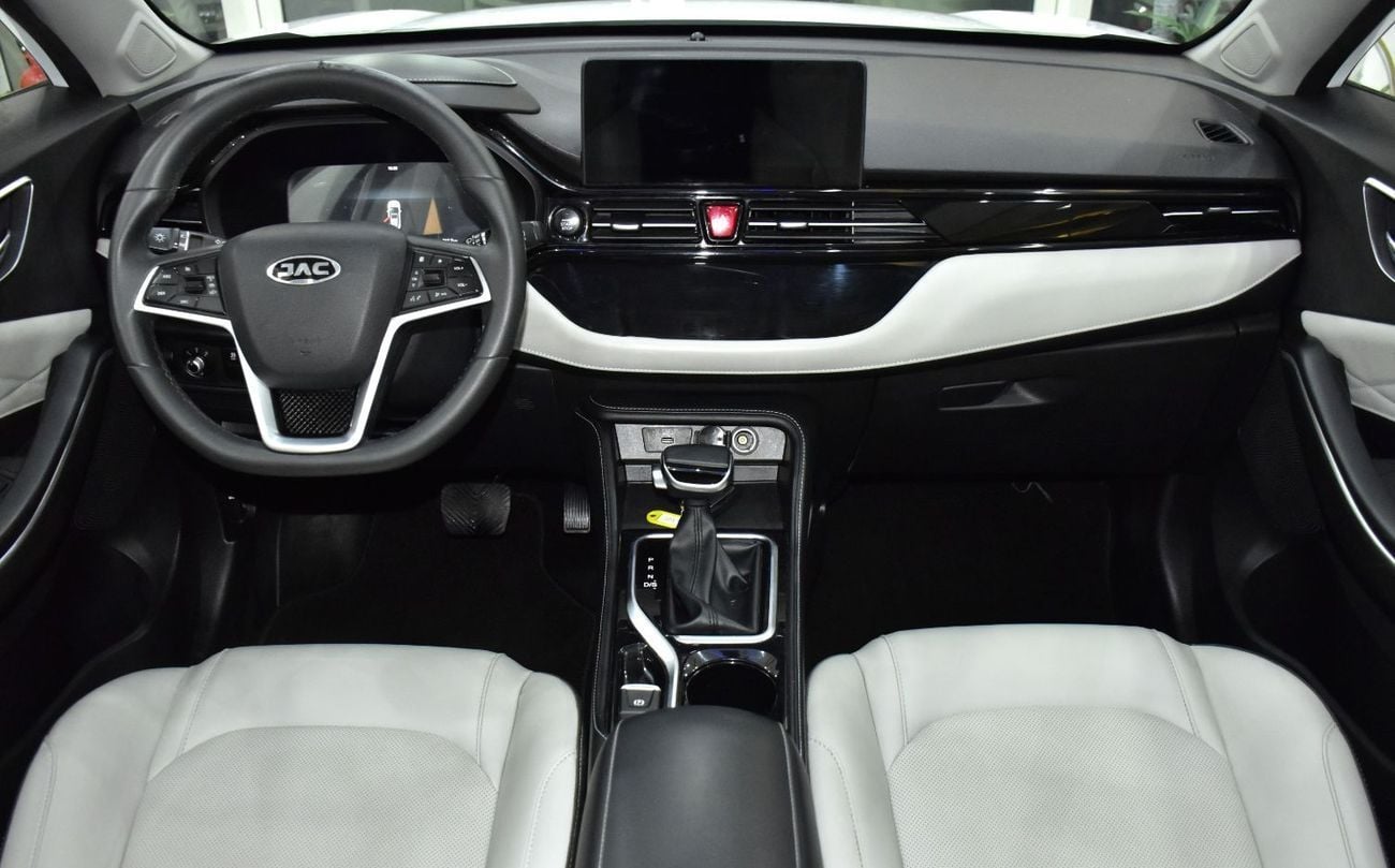 جاك JS4 EXCELLENT DEAL for our JAC JS4 1.5T ( 2023 Model ) in White Color GCC Specs