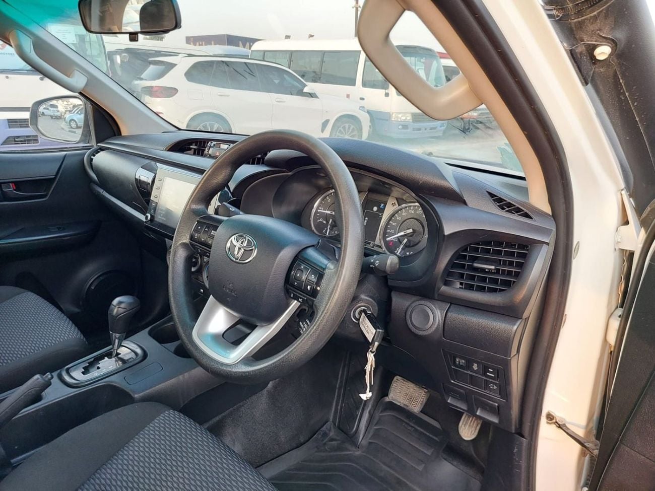 Toyota Hilux 2022 TOYOTA HILUX SMART CAB RHD DIESEL AUTOMATIC 2.4L 2GD ENGINE (PM40191)