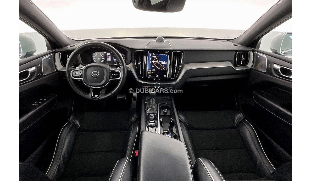 فولفو XC 60 T6 R Design