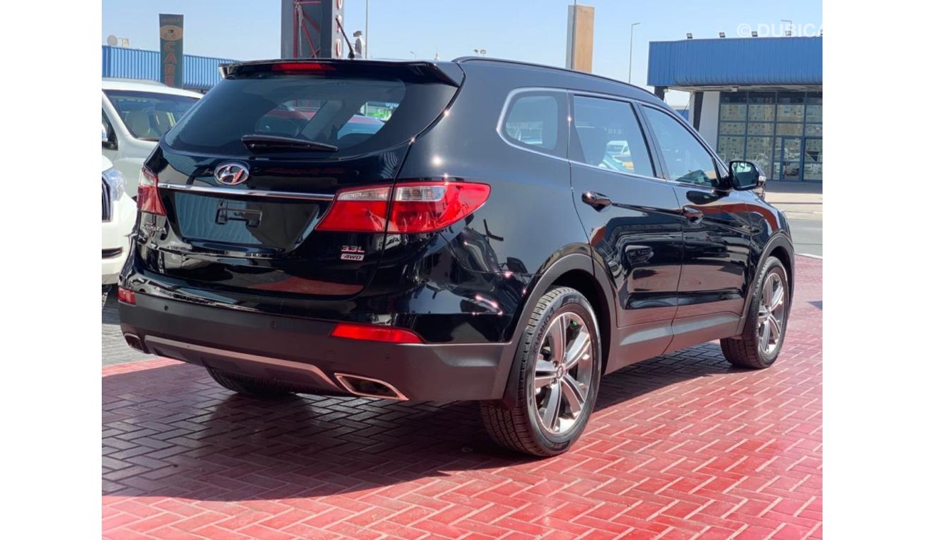 Hyundai Santa Fe GCC SPECS UNDER WARRANTY