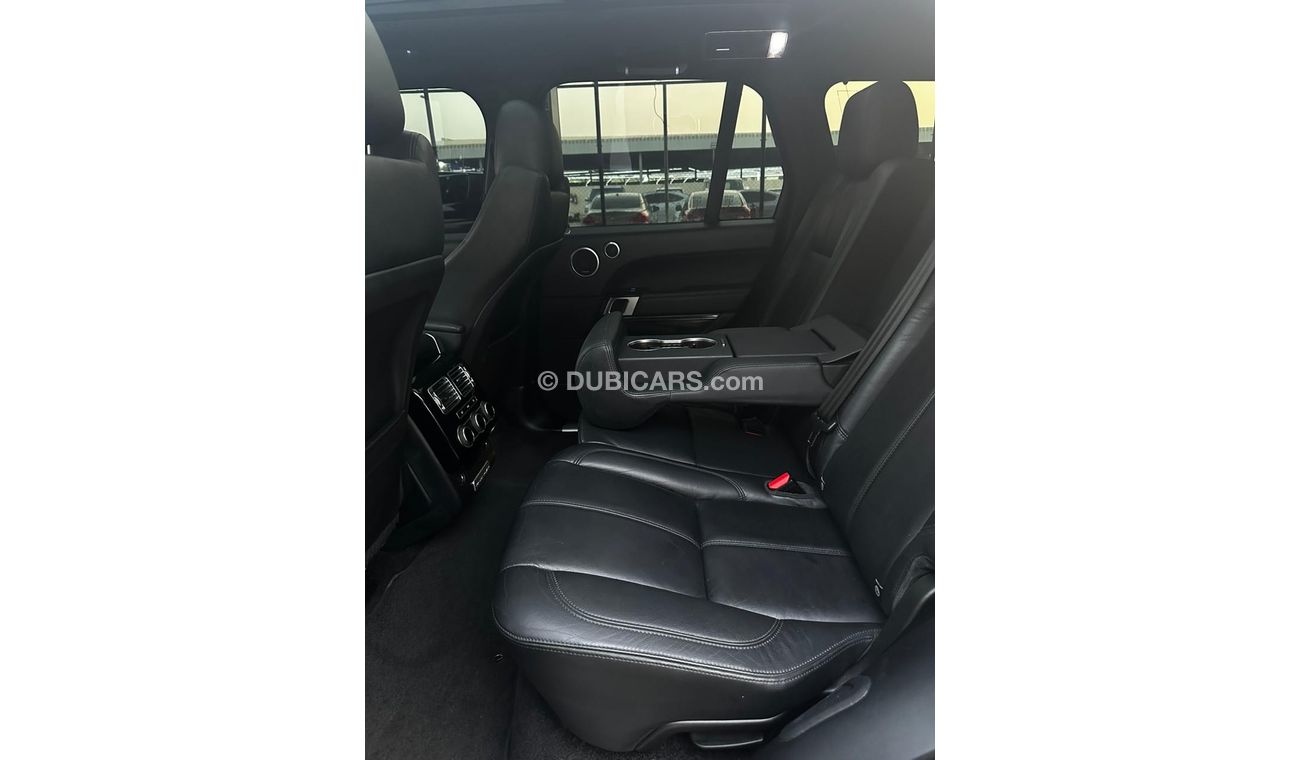 Land Rover Range Rover Range Rover vogue v8 2014  Price: 95,000 dirhams  Mileage: 128.000km  Gulf specifications, full opti