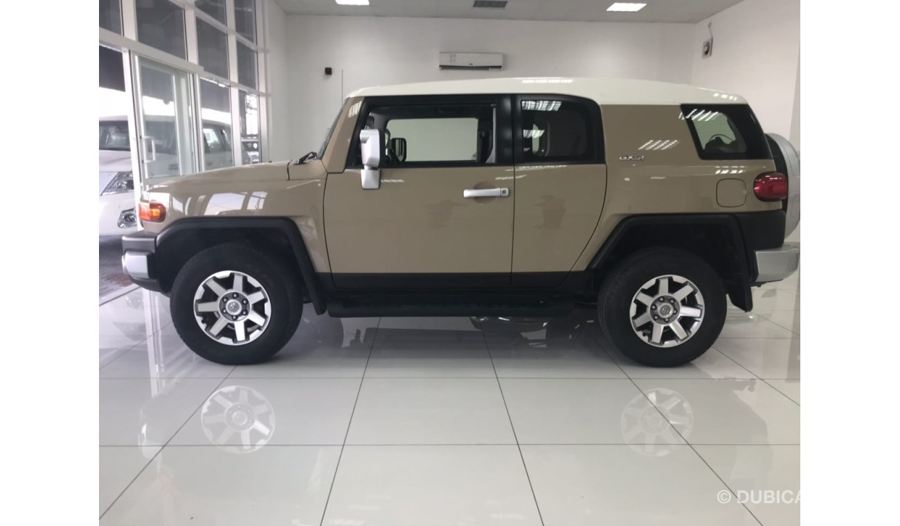 Toyota FJ Cruiser FULL OPTION