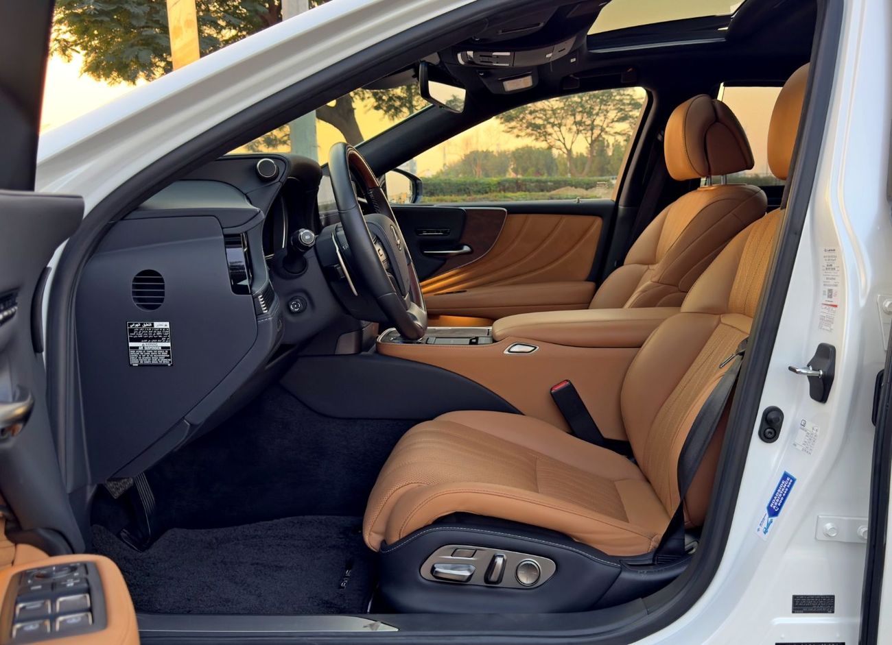 لكزس LS 500 Platinum 3.5L RWD