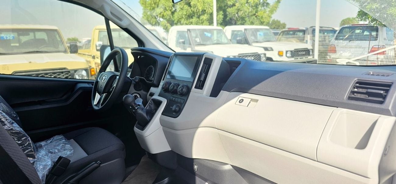 Toyota Hiace Toyota Hiace 2.8L DIESEL MANUAL13 SEATER PASSENGER HIGH ROOF