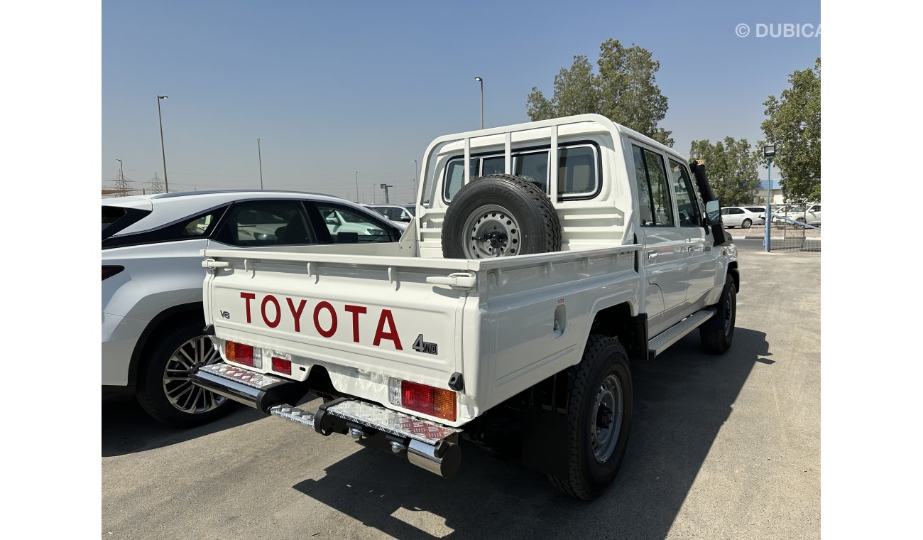 تويوتا لاند كروزر بيك آب 79 Doublecab  V8 4.5L Turbo Diesel 6 Seat 4WD MT