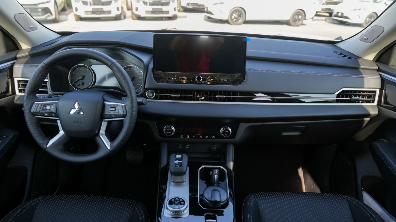 Mitsubishi Outlander Brand New 2026 Mitsubishi Outlander Medium Line (G12) 2.5L | 7-Seater SUV | GCC Spec | Export Only