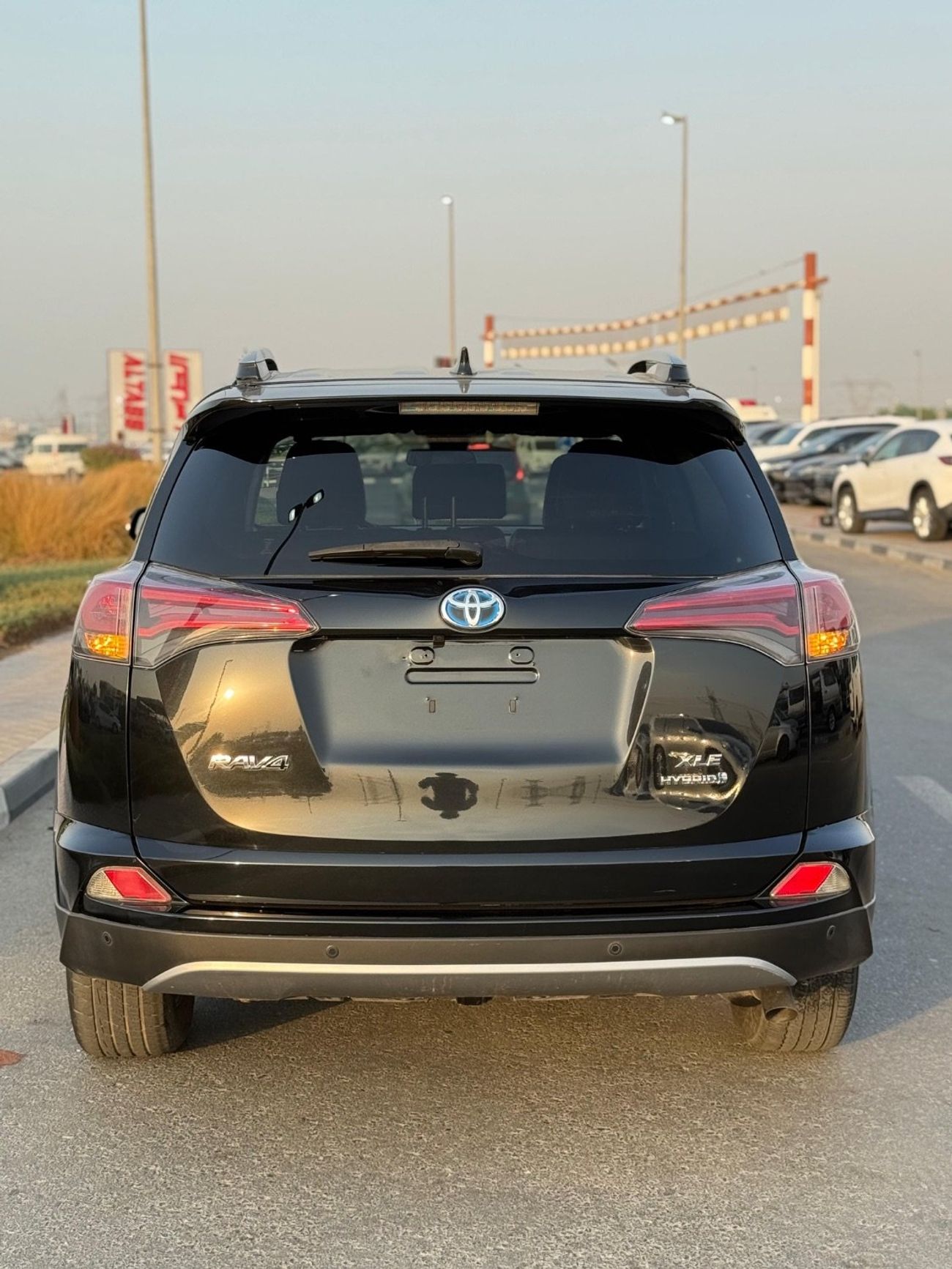 تويوتا راف ٤ XLE 2.5L