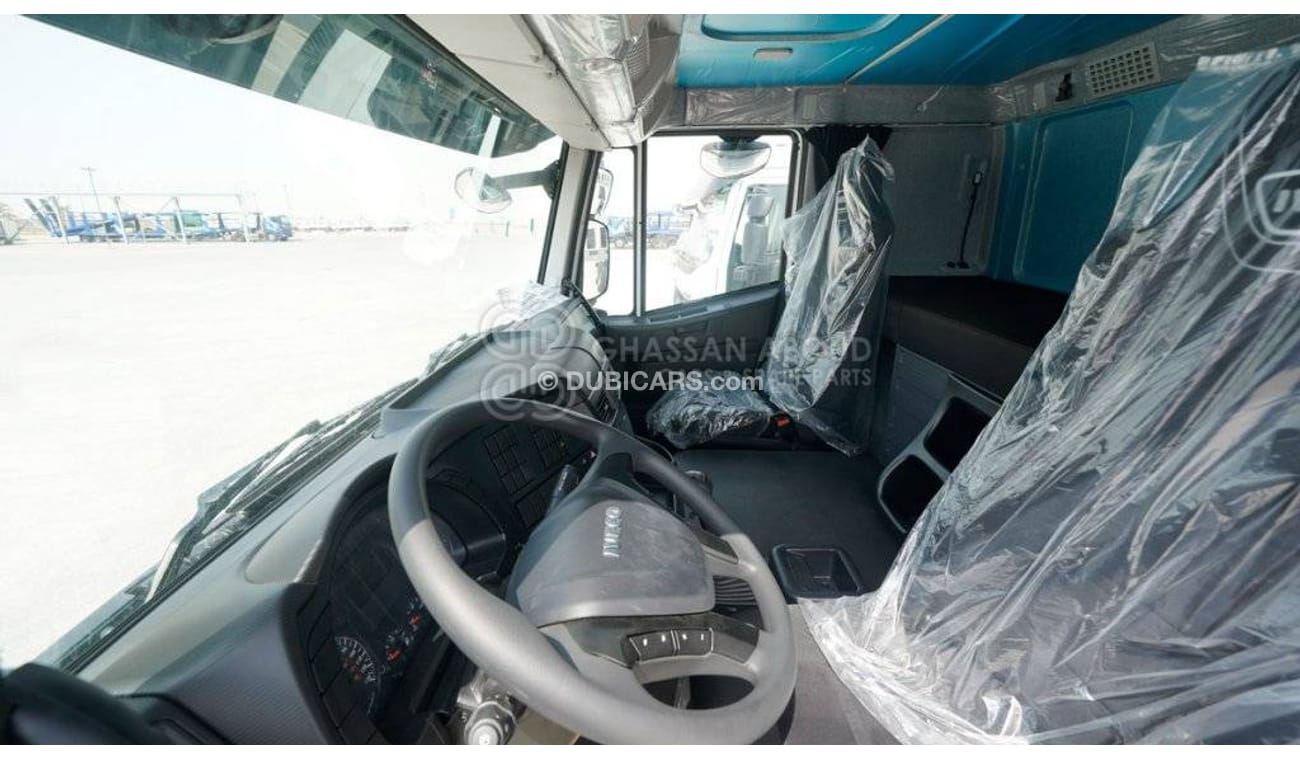 Iveco Trakker IVECO, GCW 130 Ton HP 440, Sleeper Cabin w/ Hub Reduction MY21 Tractor Head Tractor Head Diesel