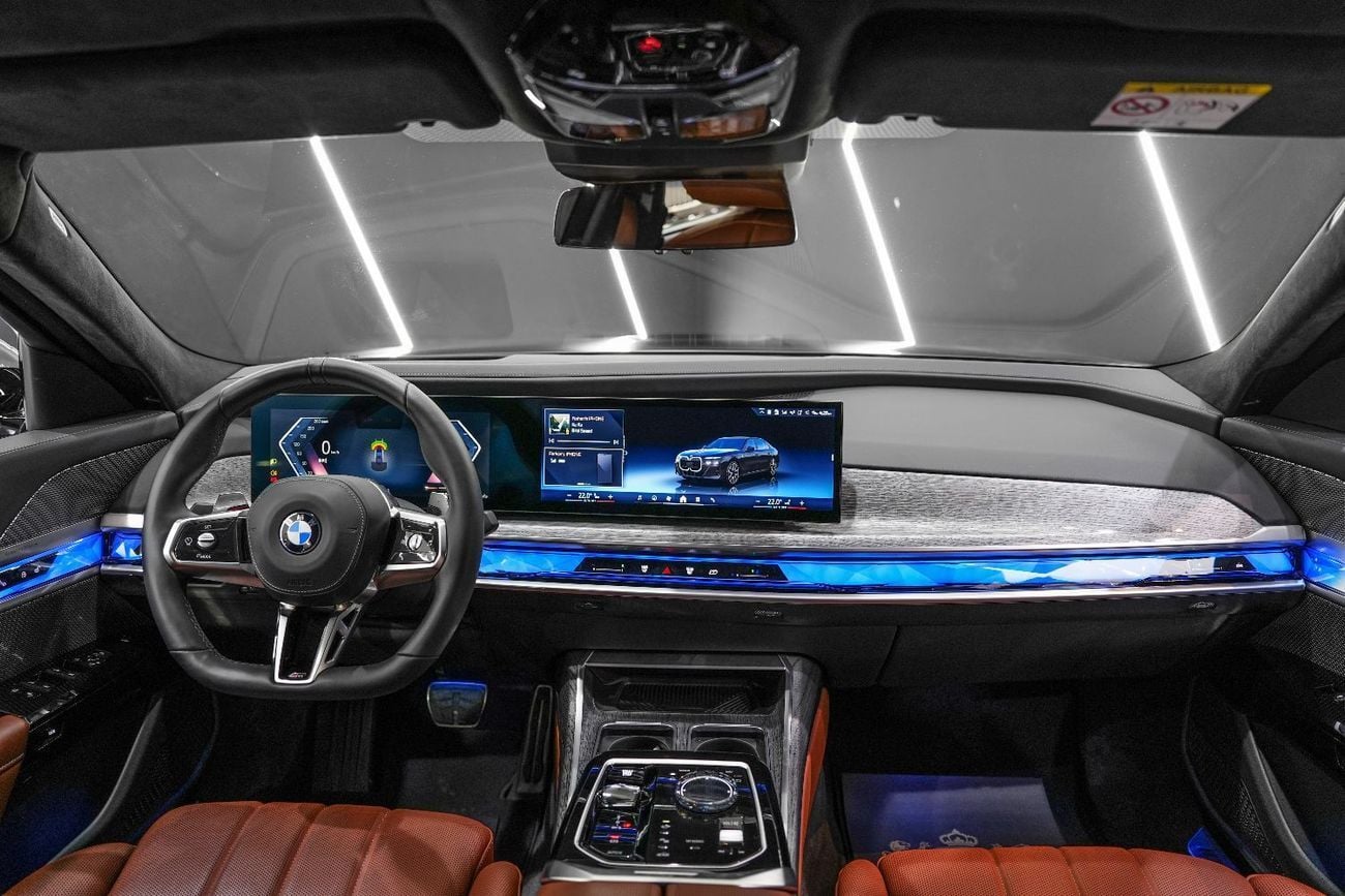 بي أم دبليو 735i M Sport Package, Executive Lounge, AGMC Warranty + Service!!