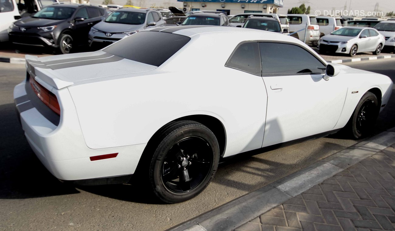 Dodge Challenger SRT