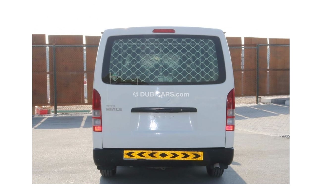 Toyota Hiace 2015 | HIACE STANDARD ROOF MULTIPURPOSE DELIVERY VAN WITH GCC SPECS AND EXCELLENT CONDITION