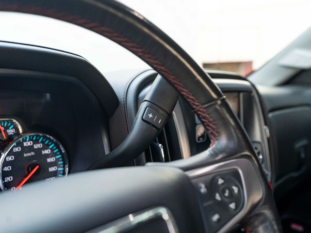 جي أم سي سييرا 5.3L V8 AT4 Crew Cab (AWD)