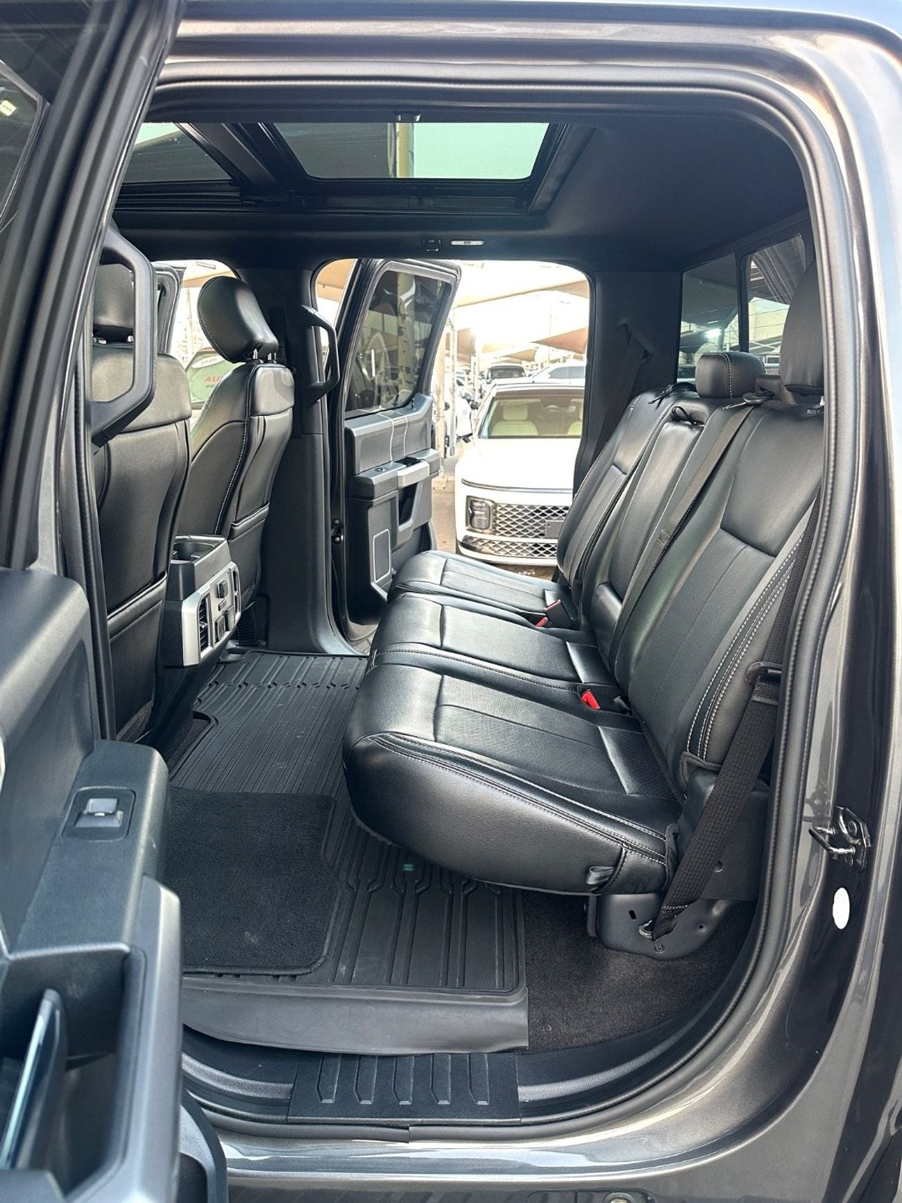 Ford F-150 LARIAT