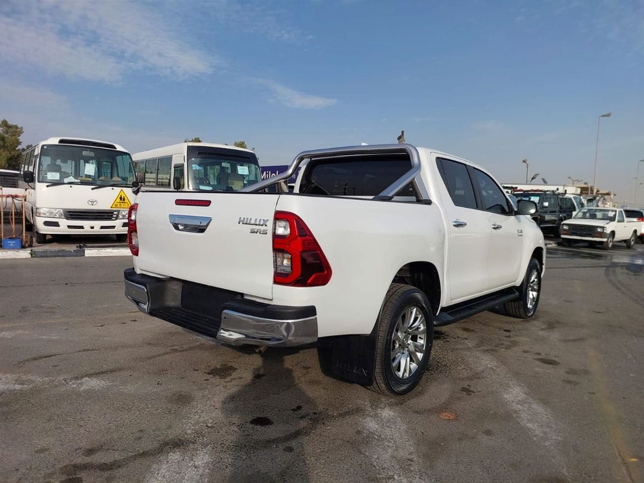 Toyota Hilux (RAMADAN OFFER) TOYOTA HILUX PICKUP RHD 2023 MODEL 2.8 L DIESEL AUTOMATIC(PM81485)
