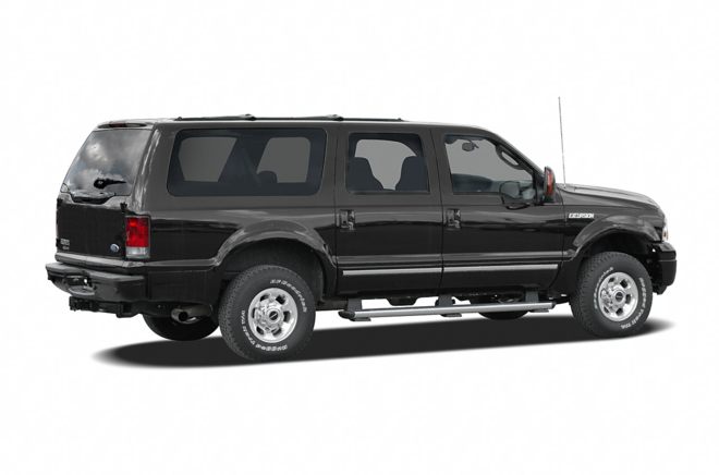 Ford Excursion exterior - Rear Left Angled