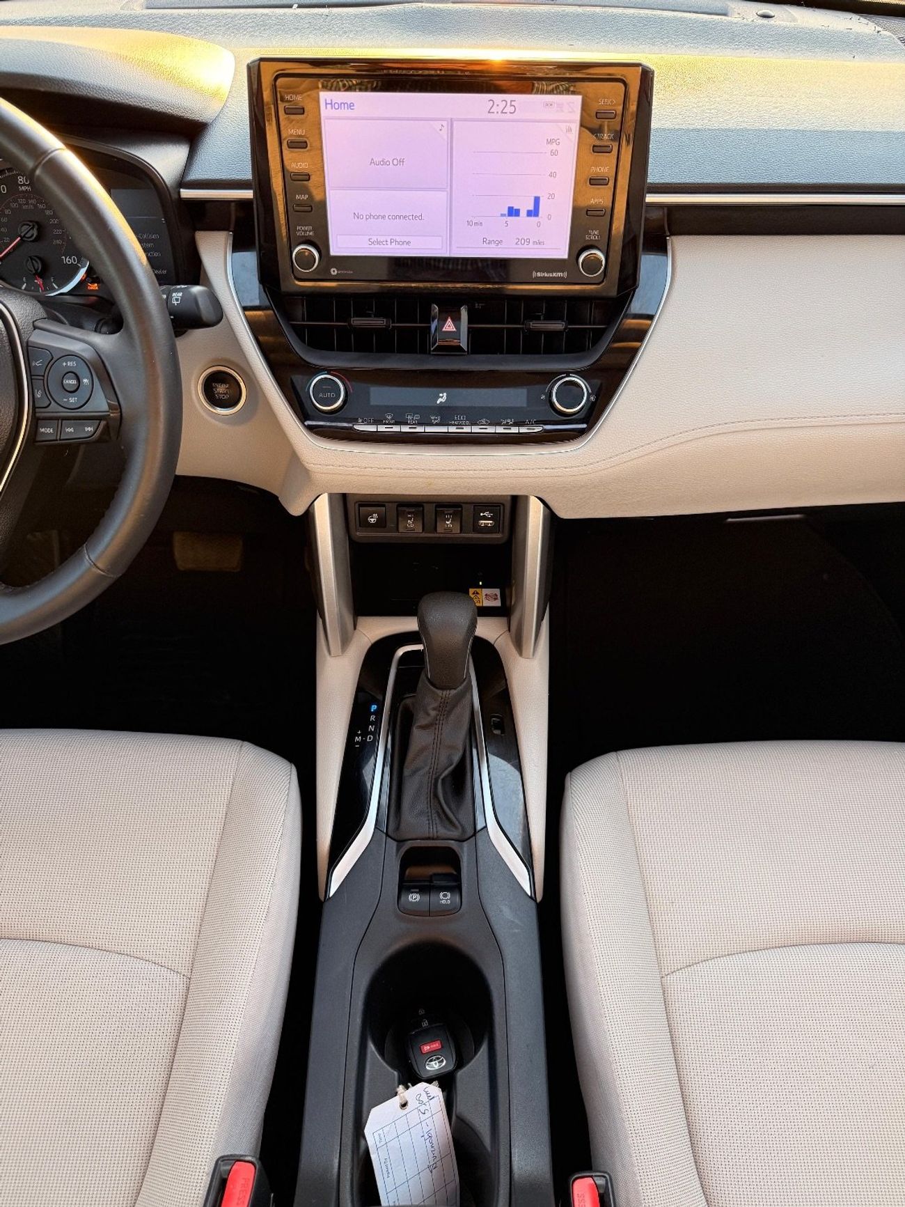 تويوتا كورولا كروس Full option 2.0 L Sunroof, push start