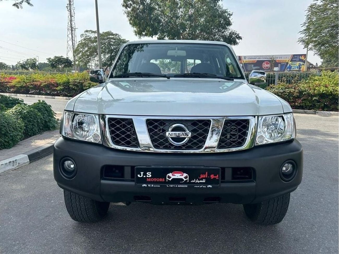 Nissan Patrol Safari Safari 4.8L A/T GL 2023 GCC LOW MILEAGE SINGLE OWNER IN MINT CONDITION