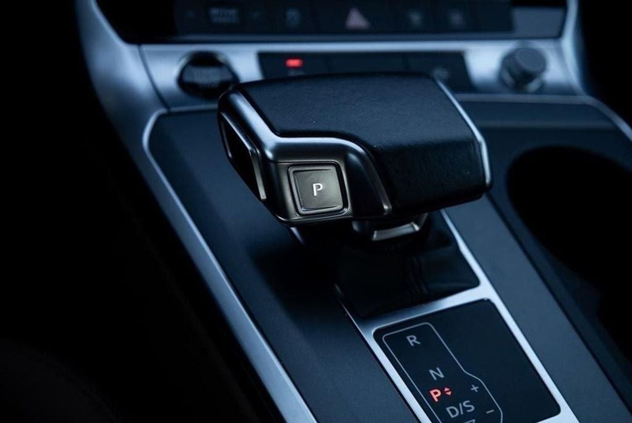 أودي A6 40 TFSI 2.0L Audi A6 40TFSI 2022 GCC under Warranty with Flexible Down-Payment.