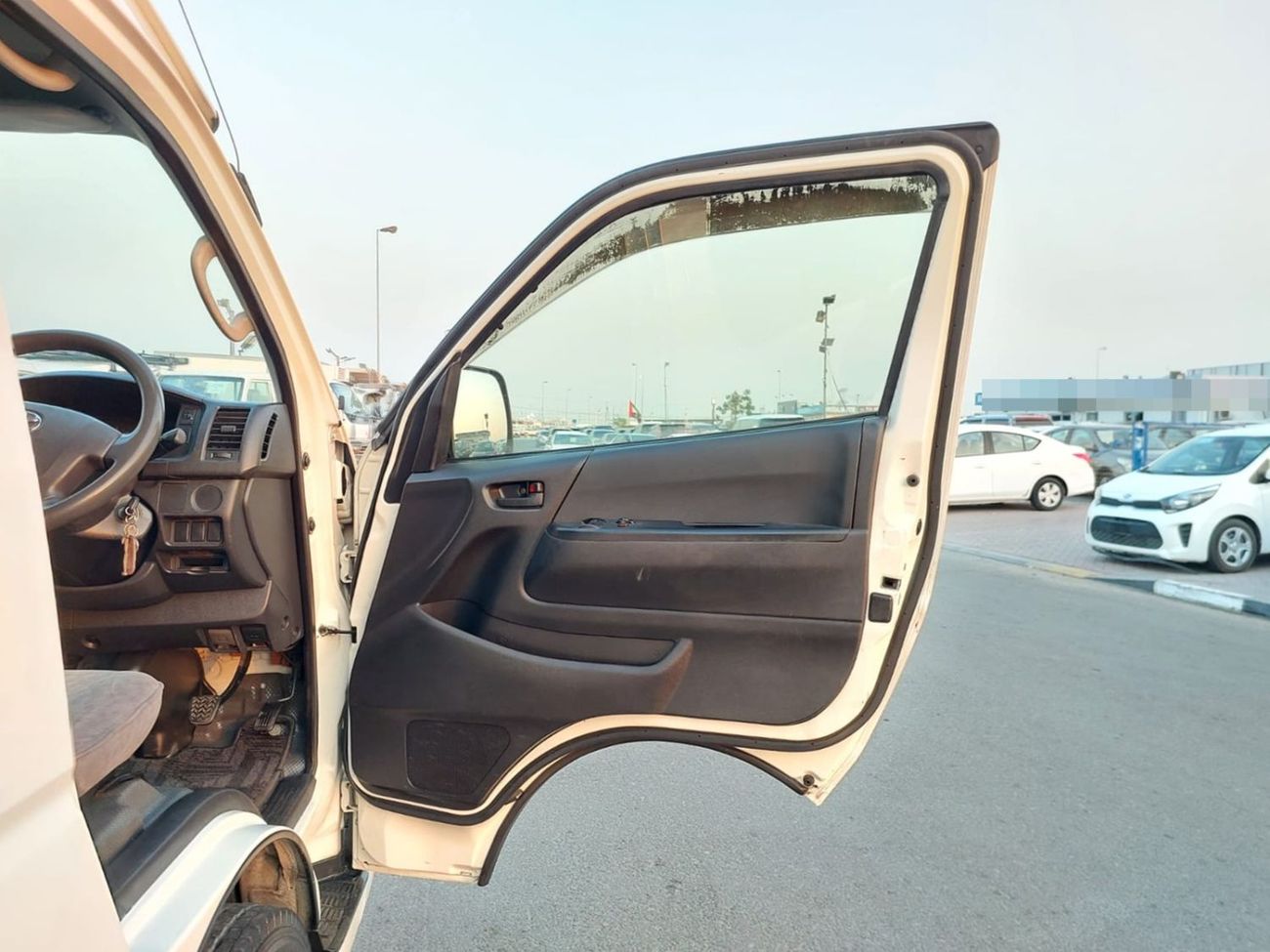 Toyota Hiace TOYOTA HIACE COMMUTER VAN RHD 2015 MODEL 3.0 L DIESEL AUTOMATIC(PM26406)