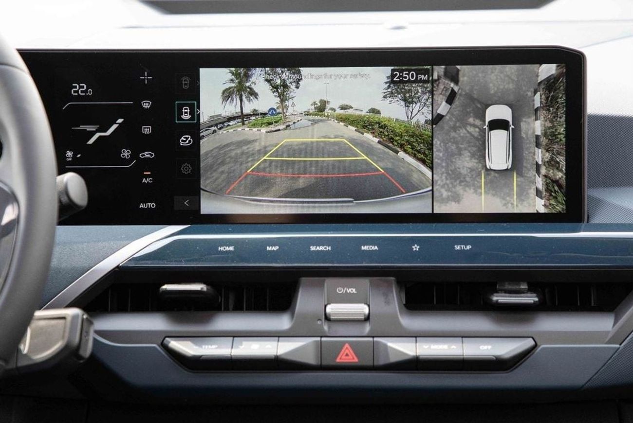 كيا EV5 كيا EV5 لاند R530 موديل 2024 - أبيض من الداخل أسود وأزرق