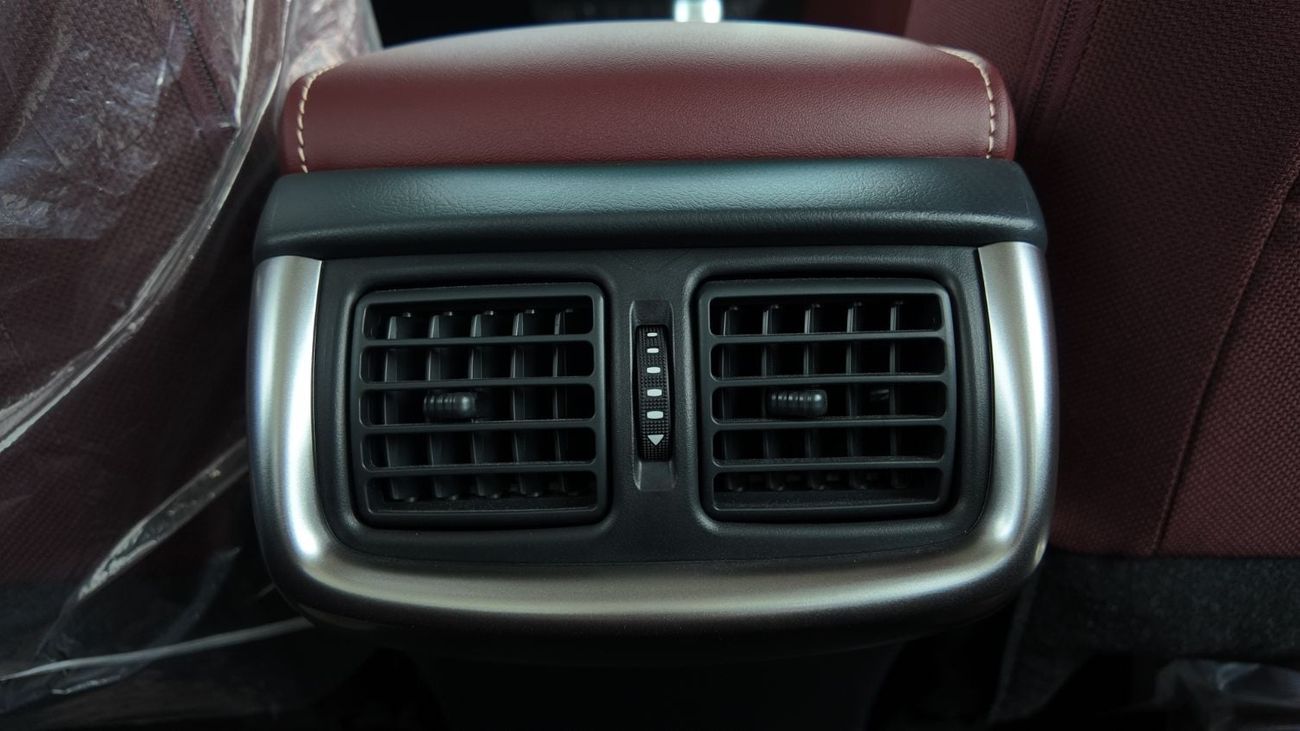 تويوتا هيلوكس  TOYOTA HILUX SR5 4.0 V6 4WD A/T 2026