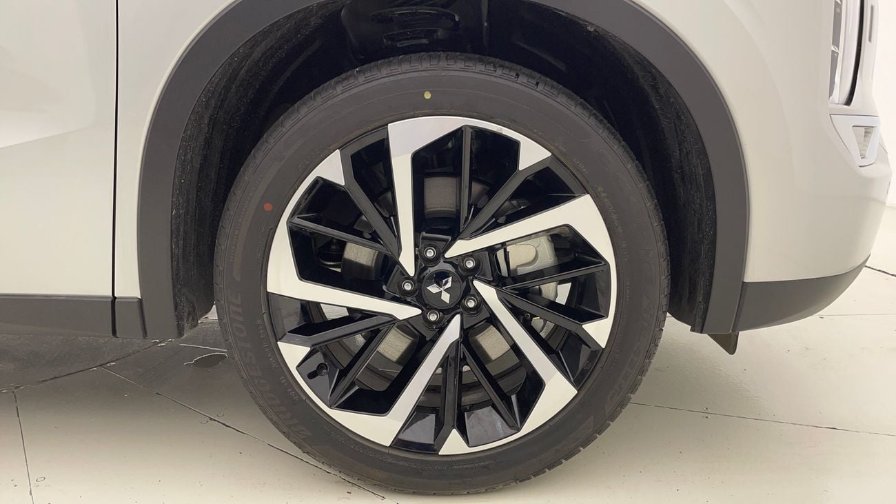 Mitsubishi Outlander PREMIUM 2.5 | Zero Down Payment | Home Test Drive