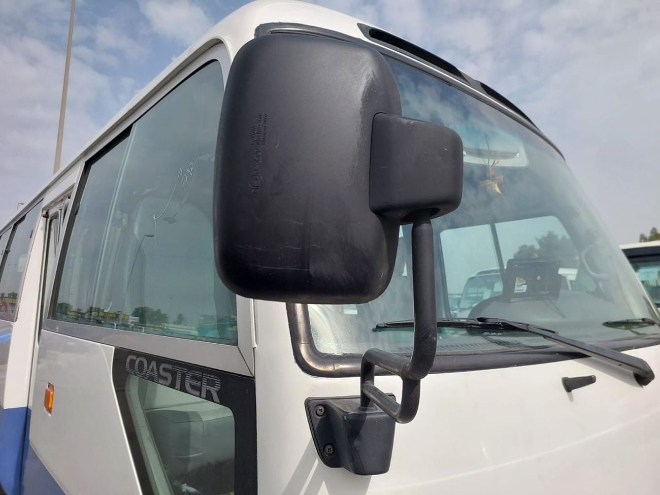 تويوتا كوستر (RAMADAN OFFER) TOYOTA COASTER BUS LHD 2013 MODEL 4.0 L DIESEL MANUAL(PM02167)