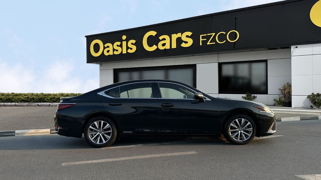 Lexus ES300h 2.5L Hybrid 4 Cylinders Full Service History 2021 GCC