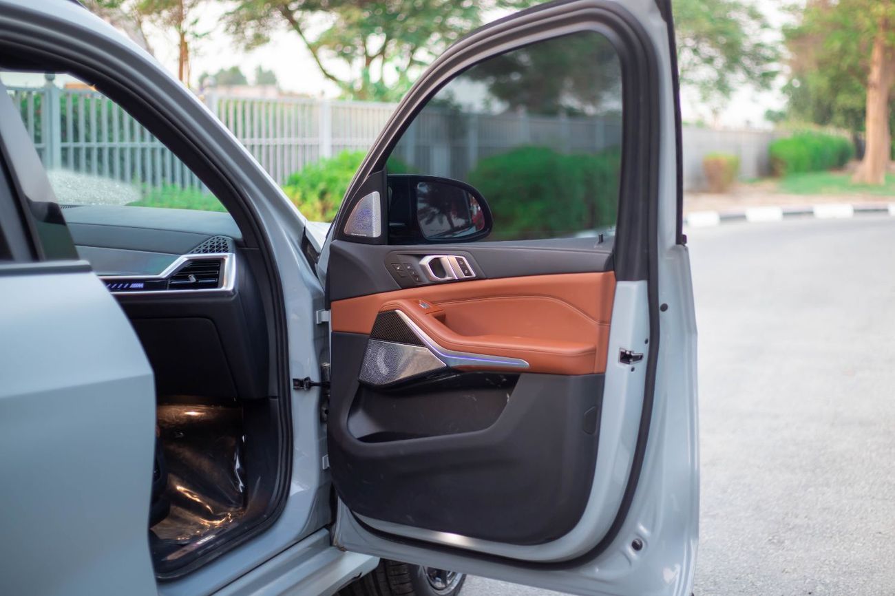 بي أم دبليو X7 xDriveM60i (6 Seats)