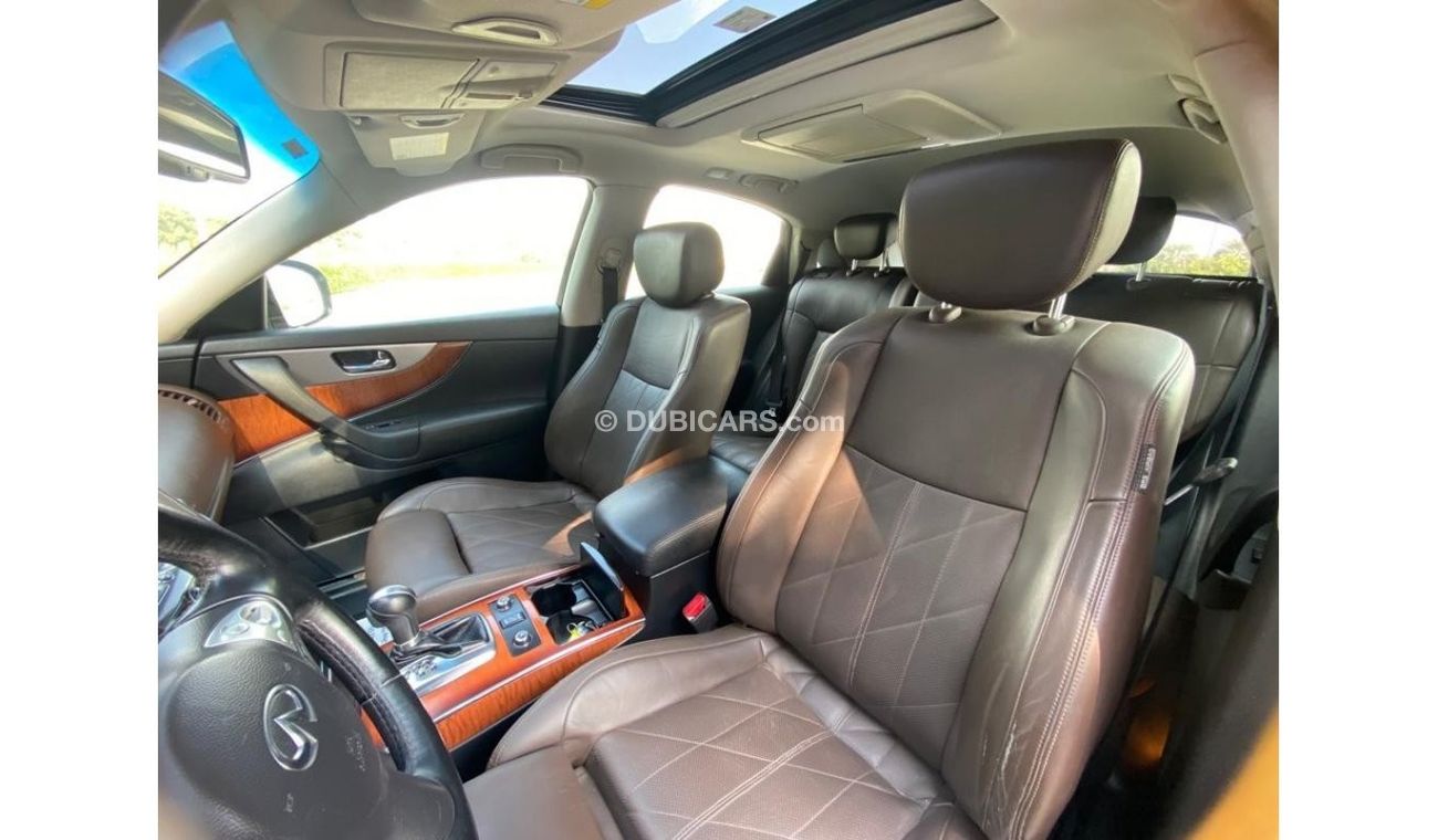 Infiniti QX70 Sport Luxury