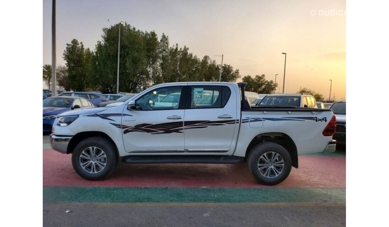 Toyota Hilux Pick Up SR5 A/T 2022 model 2.7L Petrol 4wd White/Red