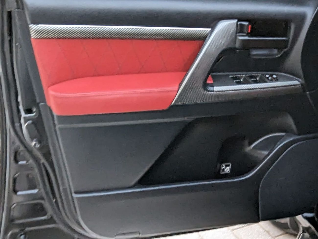 Toyota Land Cruiser Toyota Landcruiser 2016 LHD black exterior and red interior 7 seaters