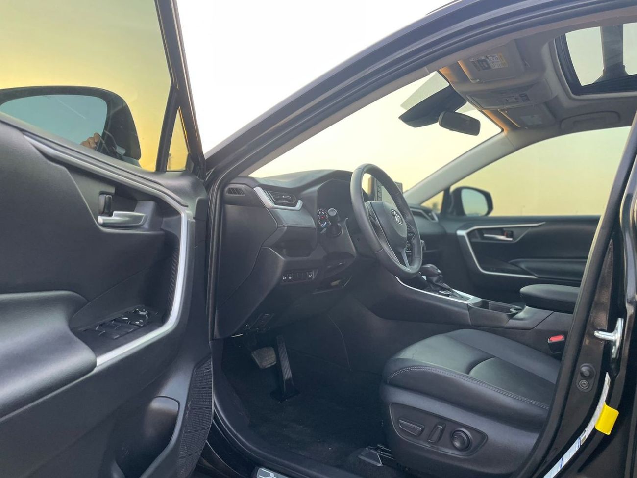 Toyota RAV4 2021 Toyota Rav4 XLE Premium+ Hybrid Fuel Full Option - 4x4 AWD - Super Clean -