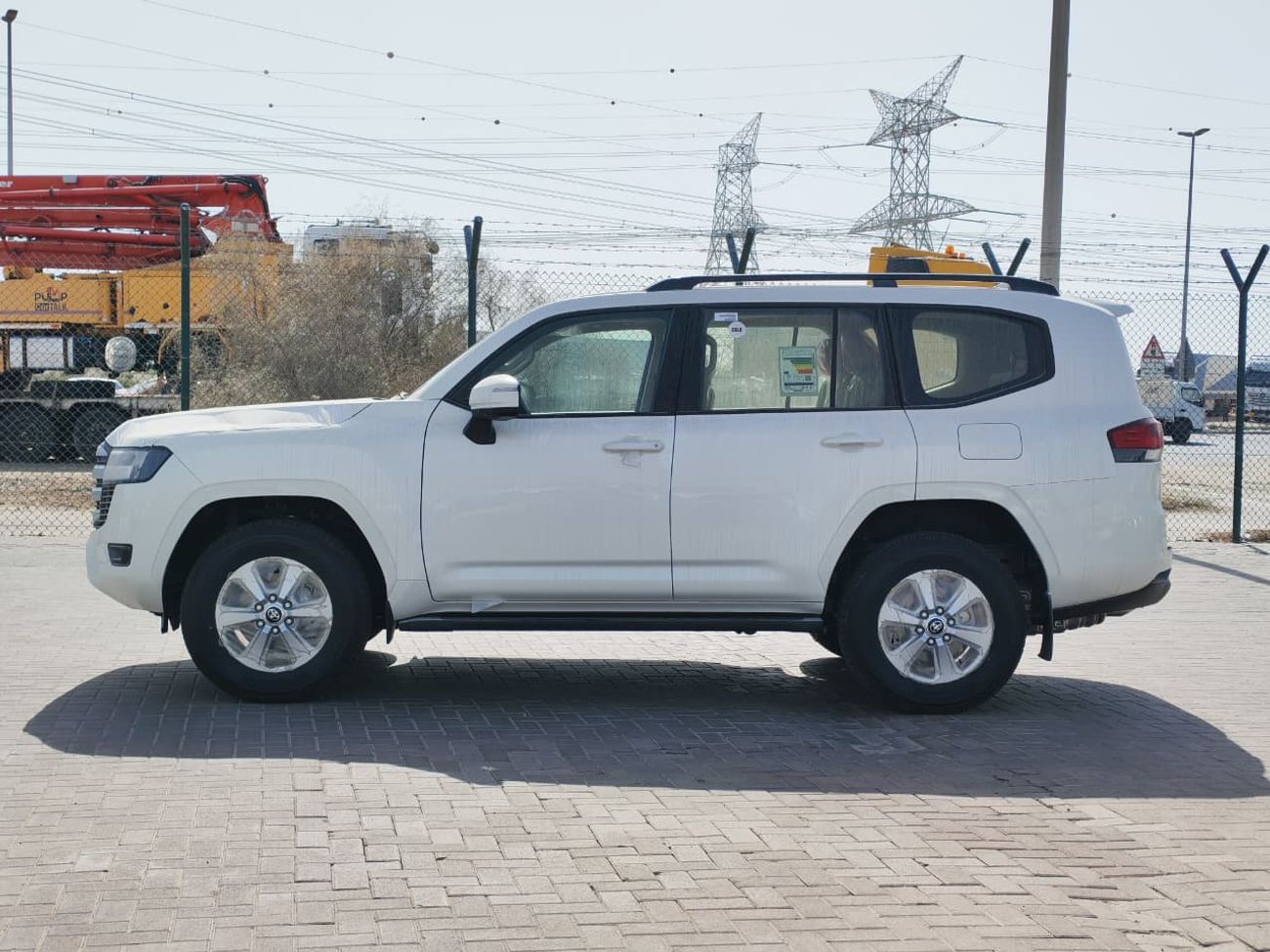 تويوتا لاند كروزر 2025 Toyota Land Cruiser LC300 GXR Basic-Option with Sunroof 4.0L V6 Petrol A/T 4WD Export Only