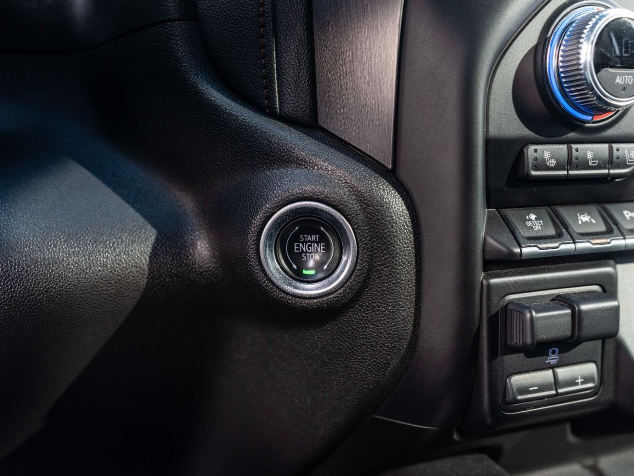 جي أم سي سييرا 5.3L V8 AT4 Crew Cab (AWD)