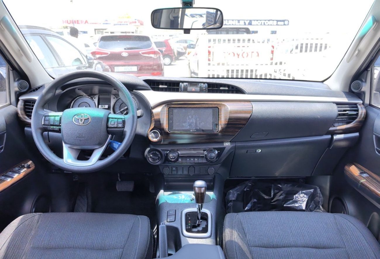 Toyota Hilux D/CAB,PICKUP,2.7L,4X4,DIGITAL AC,WOODEN INTERIOR,BLIND SPOT,DVD+CAMERA,DIFF LOCK,A/T,2025MY ( FOR EX