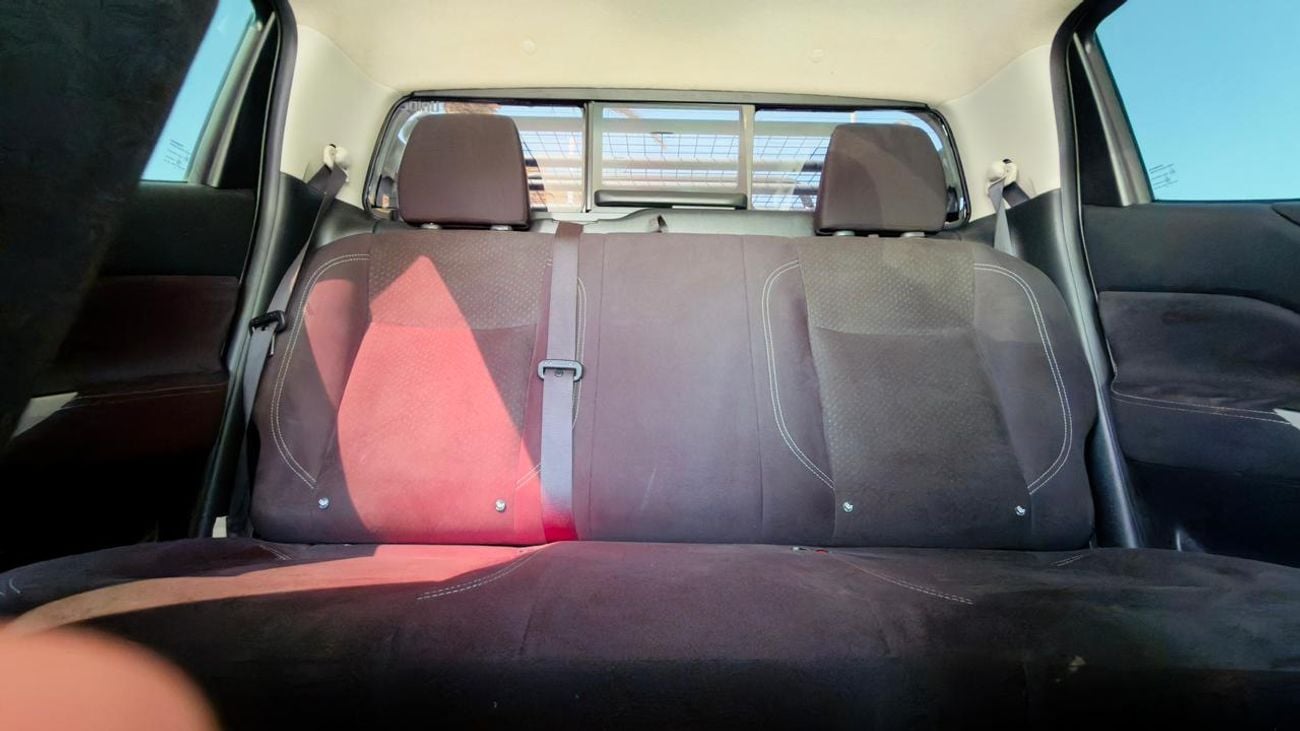 نيسان نافارا 