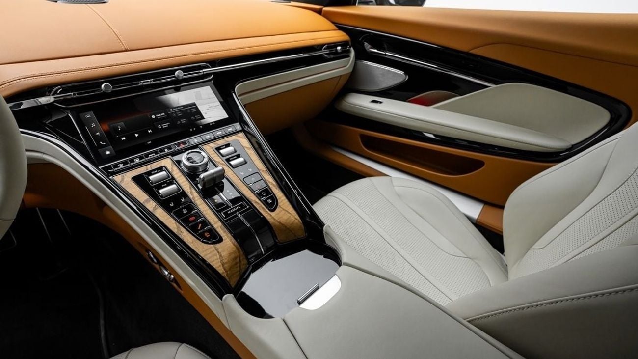 أستون مارتن DB12 - 2025 - Euro Specs