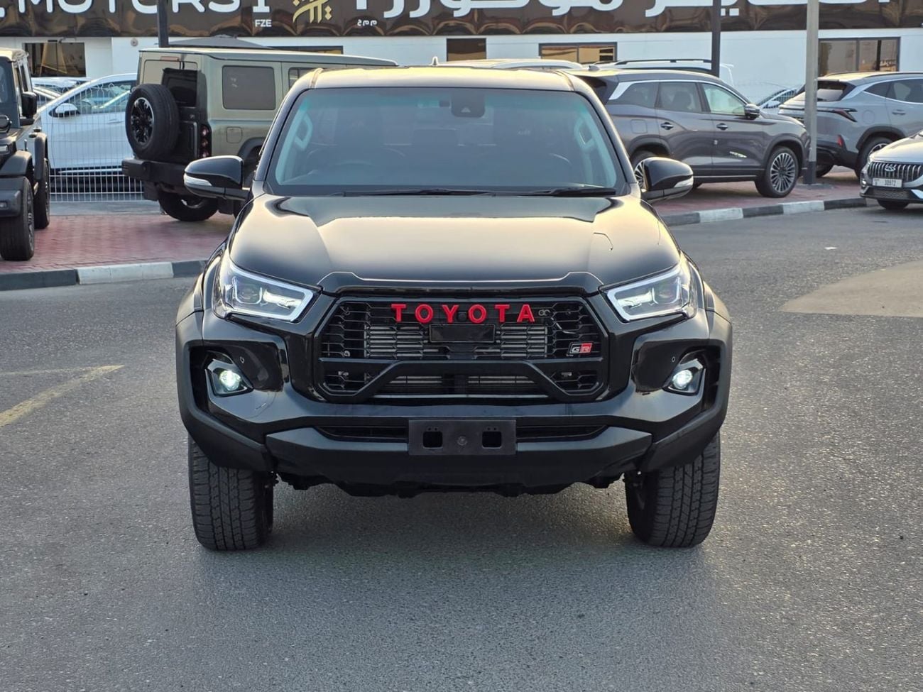Toyota Hilux TOYOTA HILUX PICK UP SR5 GR SEATS 2024 WHITE 4WD AT DIESEL = RIGHT HAND