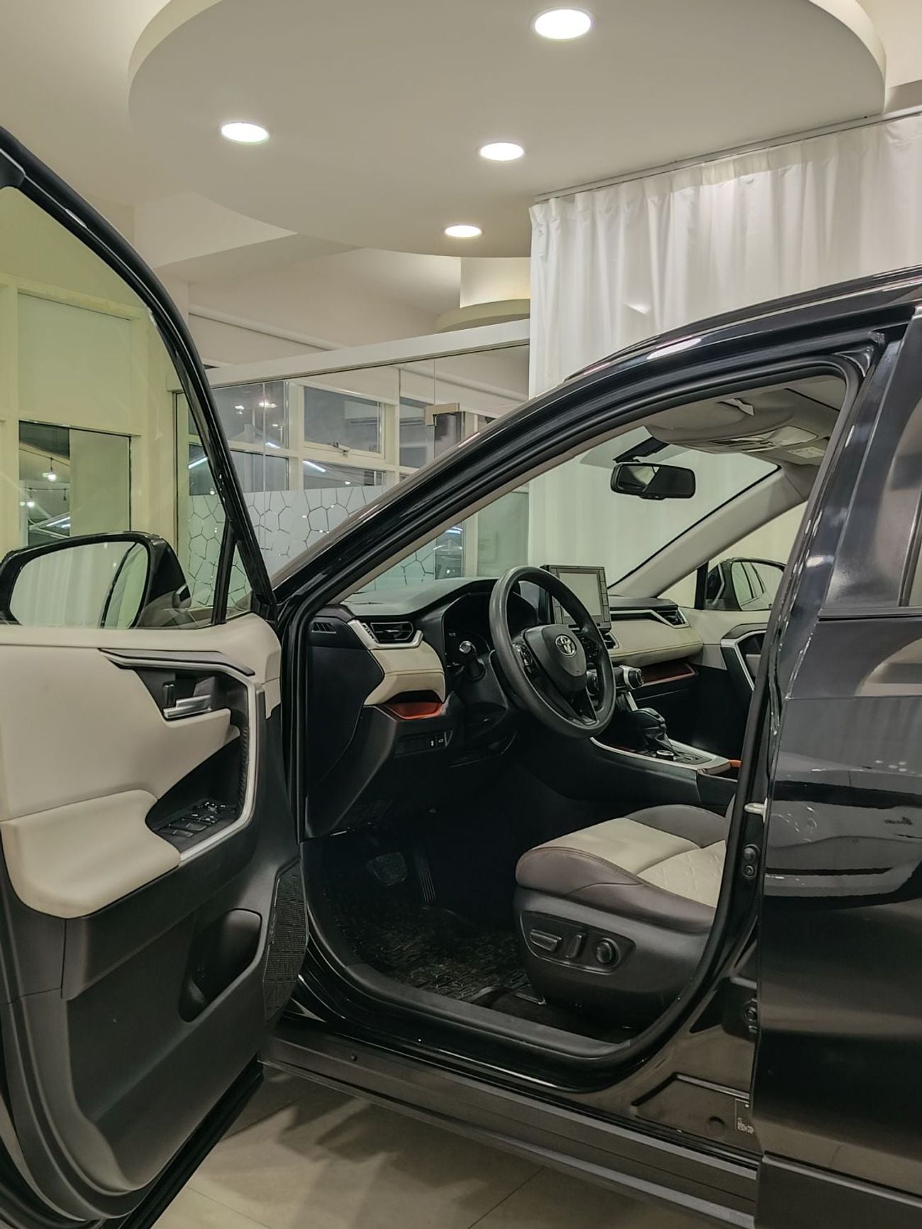 Toyota RAV4 ADVENTURE