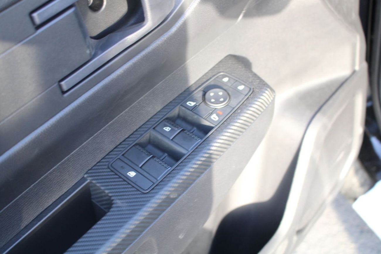 Mitsubishi L200 MITSUBIHSI L200 2.4L DIESEL DOUBLE CABIN 4 X 4 GL MANUAL