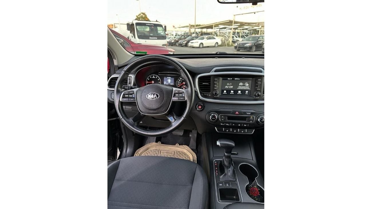 Kia Sorento car in perfect condition 2020 with engine capacity 2.4 4wd