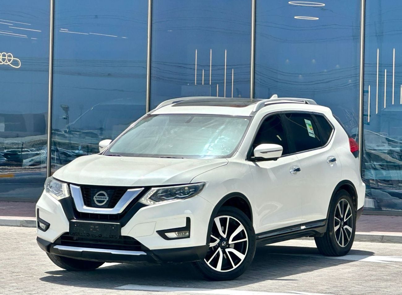 Nissan X Trail SL 955-Monthly l GCC l Panoramic, Leather, Cruise l Accident Free