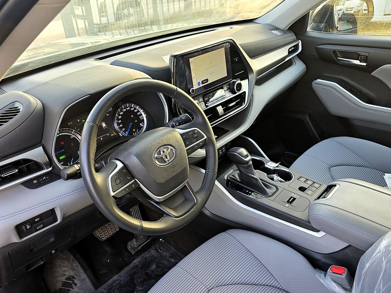 تويوتا هايلاندر NEW Highlander GLE 2.5L Hybrid 2023, 4WD, SUV, grey color