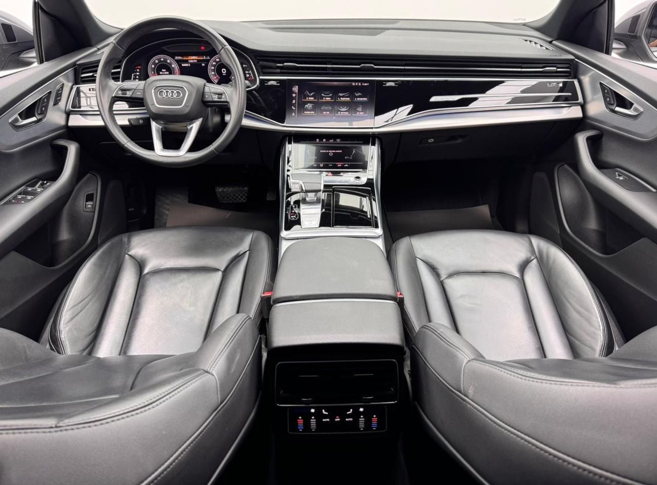 Audi Q8 55 TFSI quattro S-Line 3.0L (340 HP) 2020 Audi Q8 55TFSI S-Line, Audi Service History, 1 Year Warran